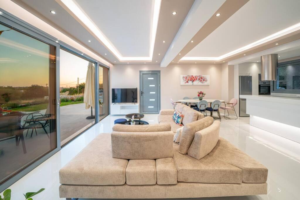 Villa Laide Karavados ภายนอก รูปภาพ